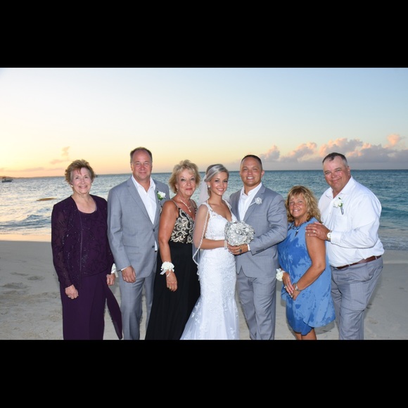 Meet your Posher, Cindy - Picture 4 of 5